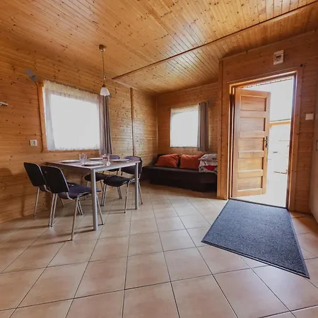 Trzy Czajki Letniskowe אכסניה ויצ'ייה